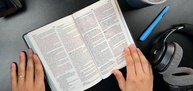 Bíblia Sagrada Leão de Judá NVI: Luxo e Profundidade para Sua Jornada Espiritual - imagem 5