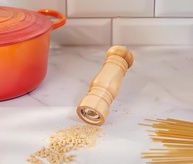 Moedor de Pimenta e Sal em Madeira Nobre com Mecanismo de Cerâmica - Design Rústico para Cozinha Gourmet - imagem 3
