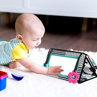Kit Tummy Time Bebê: Espelho, Livro Preto e Branco e Mordedor Sônico para Desenvolvimento Sensorial - imagem 4