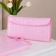 Kit Baby Premium com Almofada de Amamentação, Ninho Redutor e Trocador Portátil Estampado Xadrez Rosa - imagem 5