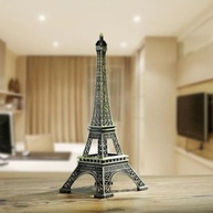 Miniatura Torre Eiffel 22cm em Metal – Escultura Decorativa Paris para Sala, Escritório e Quarto - imagem 3