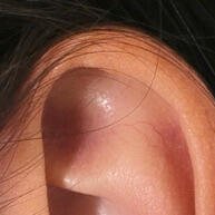Piercing Croissant Banhado a Ouro 18K ou Prata 925 – Design Exclusivo e Confortável - imagem 1