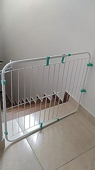 Portão Grade Expansível de Segurança para Crianças e Pets - 70 a 115 cm - imagem 4