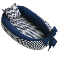 Kit Baby Premium Chevron Marinho: Almofada Amamentação + Ninho Redutor + Trocador Portátil - imagem 3