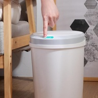 Lixeira Automatica Usb Branco Cinza 5 Litros Sensor Proximidade Recarregável Para Banheiro Cozinha Sala Escritório - imagem 3