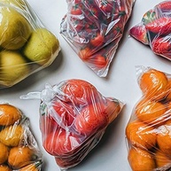 Saco para Alimentos Freezer-Roll 5 Litros - Rolo com 50 Sacos Transparentes 28x42 cm - imagem 4