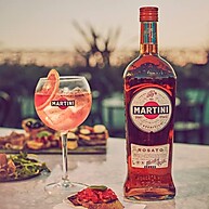 Martini Rosato: Vermute Rosé Refrescante 750ml - imagem 4
