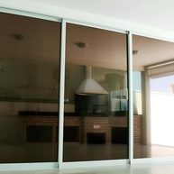 Insulfilm Decorativo Bronze Espelhado 2m x 50cm: Elegância e Privacidade para sua Casa - imagem 3