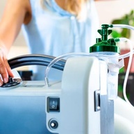 Copo Umidificador de Oxigênio Medicinal com Válvula de Segurança – Sistema DISS Esterilizável para Uso Hospitalar e Doméstico - imagem 3