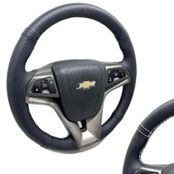 Capa de Volante Couro Sintético Onix LTZ 2013-2019 com Comandos de Som - Toque Premium e Controle Total! - imagem 2