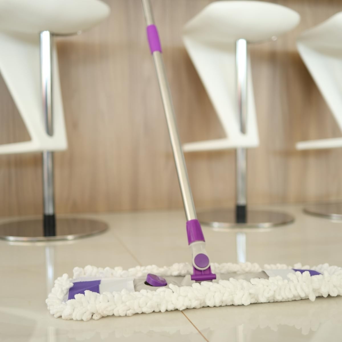 Mop Pó com Cabo Retrátil em Aço Inox 55cm - 1,52m de Alcance | Refil Microfibra para Limpeza Eficiente