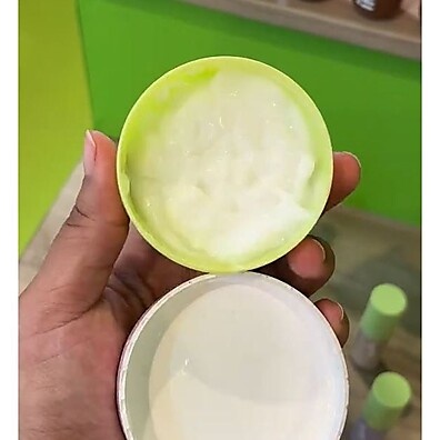 Hidratante Facial Romã Melu: Hidratação Leve e Luminosidade Natural