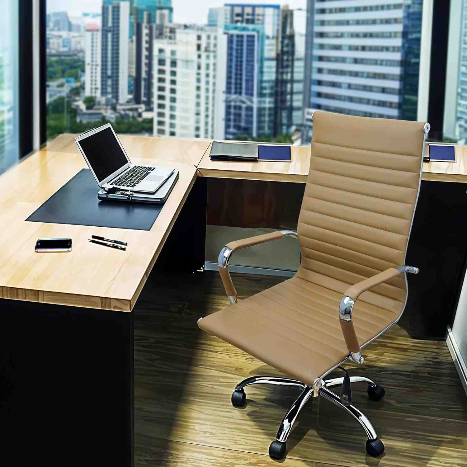 Cadeira Presidente Boston Eames com Esteirinha em Bege - Conforto e Estilo para Seu Escritório