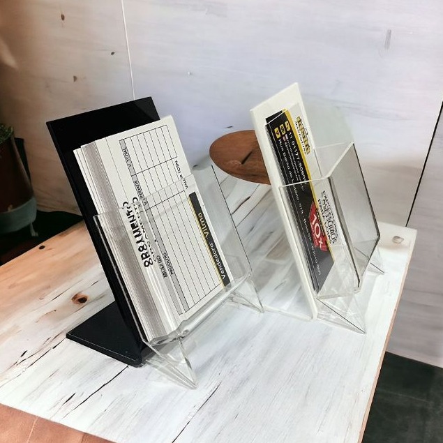 Porta Cartão Vertical: Elegância e Organização