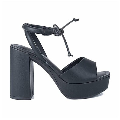 Sandália Dakota Plataforma: Elegância e Conforto em Cada Passo