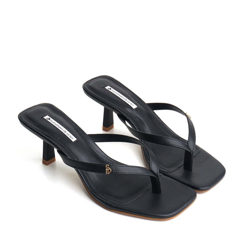 Tamanco Preto Tira Dedo: Conforto e Estilo!