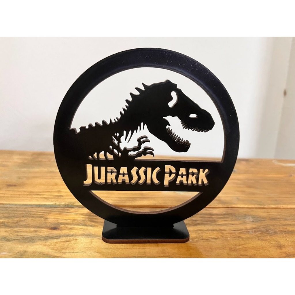 Totem Jurassic Park Dinossauro MDF: Transforme Sua Casa em Um Parque de Aventuras!