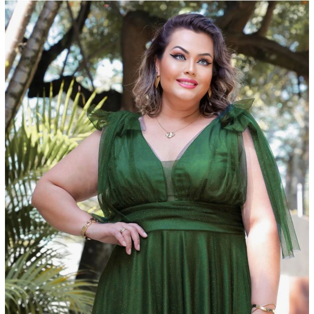 Vestido Sophia Plus Size Longo com Laço e Fenda para Festa