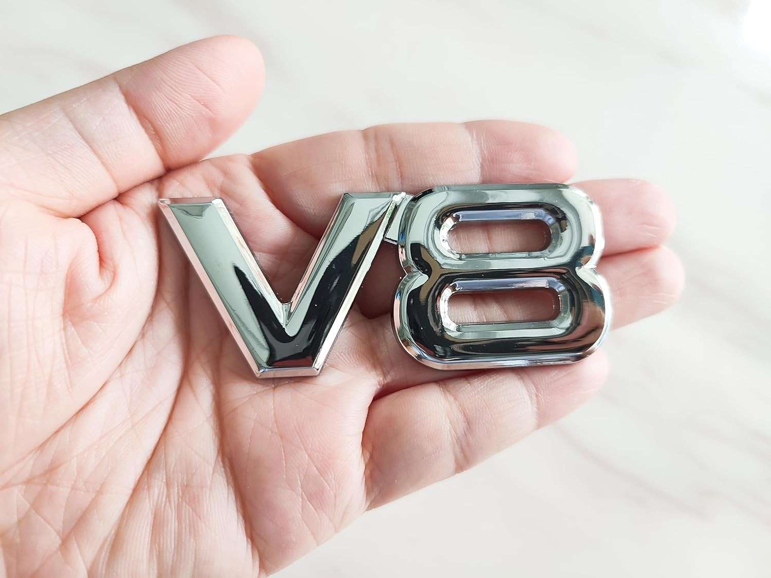 Emblema V8 3D Cromado WEERSHUN: Destaque e Estilo para Seu Carro (2 Unidades)